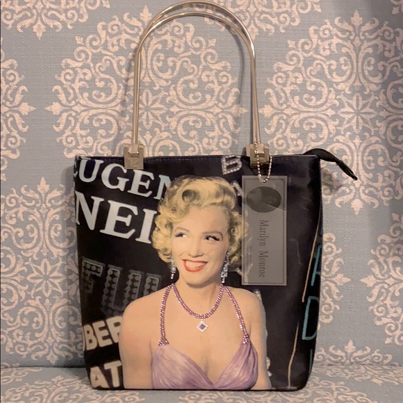 Marilyn Monroe Handbags - VINTAGE!♥️ Marilyn Monroe boutique bag 💋